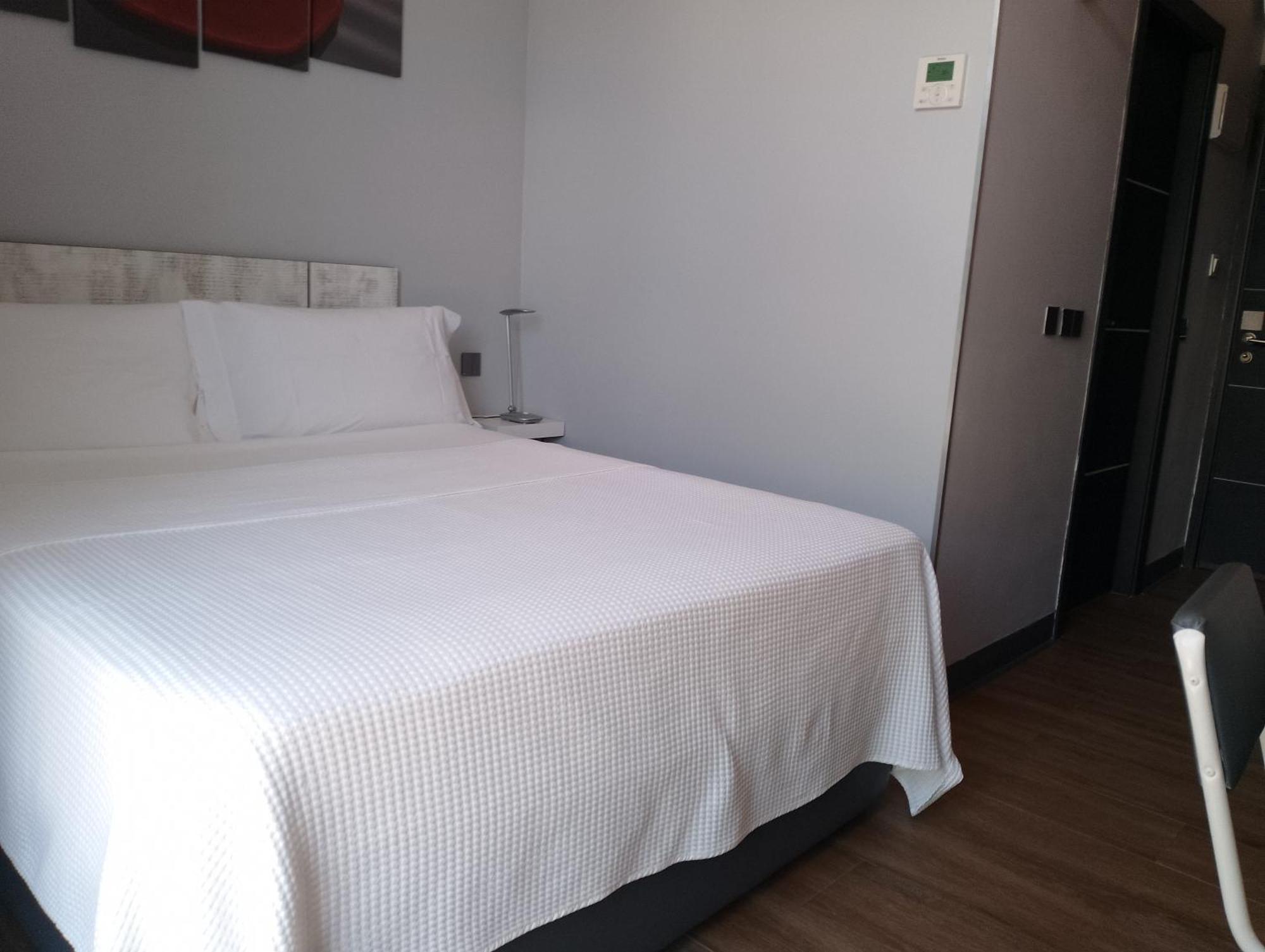 Pozuelo de Alarcón H La Cabana מראה חיצוני תמונה